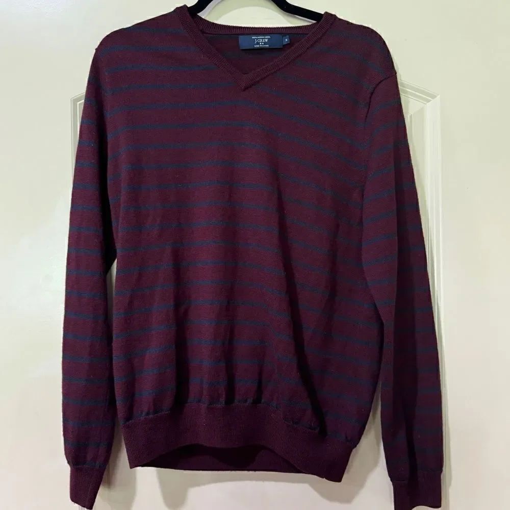 J. CREW V-Neck 100% Merino Wool Sweater Maroon Blue Striped Mens Size Medium